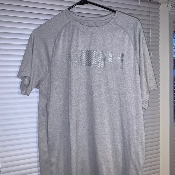 Under Armour Run Shirt - Picture 2 of 5